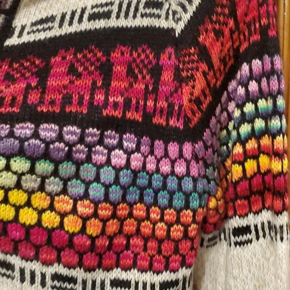 Gaupo Peru Meych Hooded Cardigan Made in Peru - Picture 2 of 15